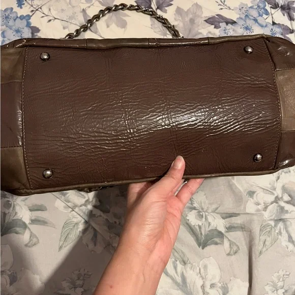 CHANEL BROOKLYN ACCORDION FLAP BAG - Picture 4 of 17